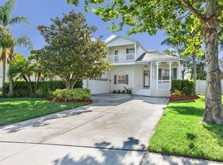 2940 Swan Cir, Dunedin, FL 34698