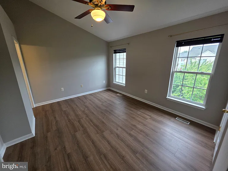 1917 Harpers Ct — Photo 8