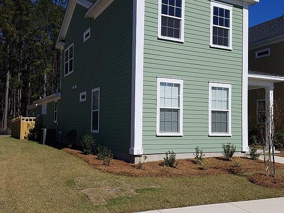 2nd image of 1726 Sparkleberry Ln