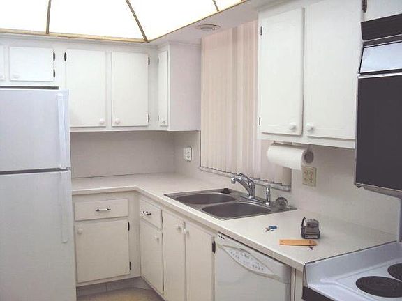 3rd image of 3452 NE Causeway Blvd APT 17-202