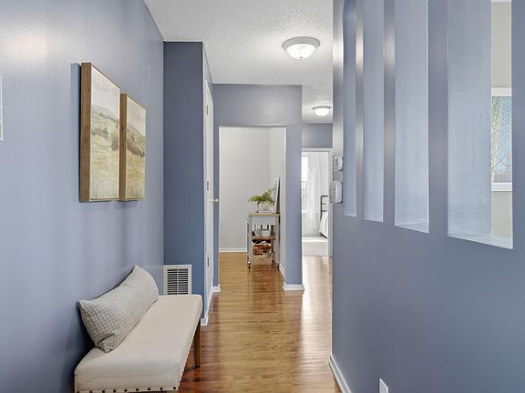 5th image of 168 College Ave W APT 2