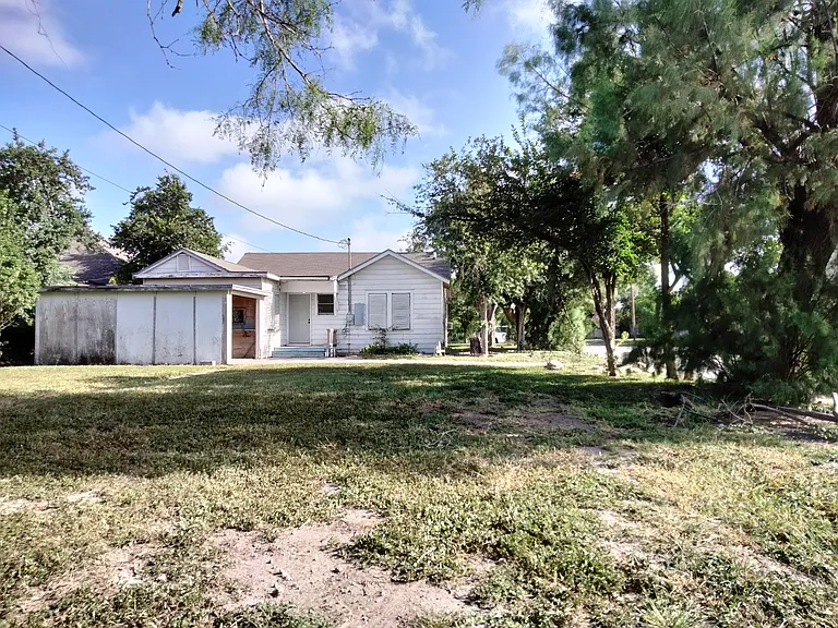 529 E Huisache Ave — Photo 19