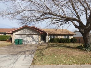 6565 Starnes Rd, Watauga, TX 76148