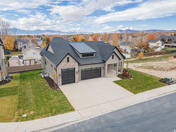 5th image of 1727 N Siena Cir