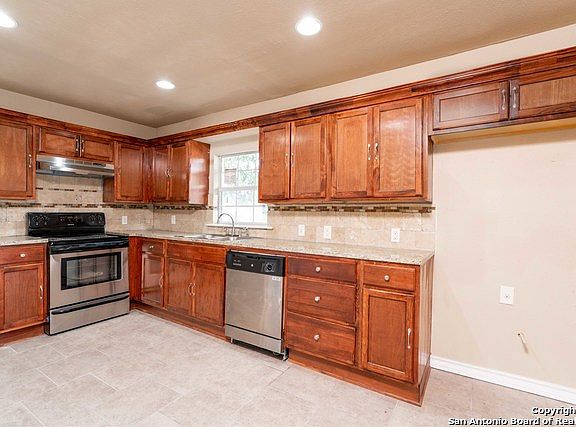 3rd image of 434 Kathy Dr