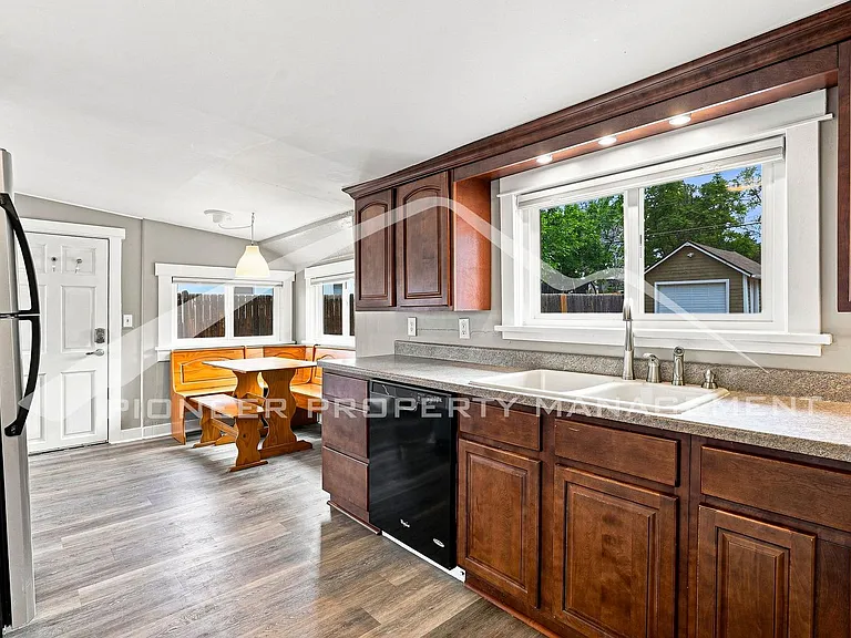 3166 W Walsh Pl — Photo 7
