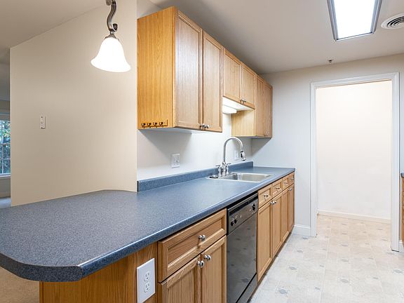 4th image of 14 Crestview Cir Unit 157