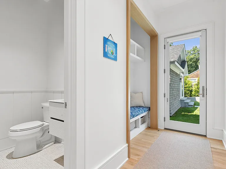 44 Lake Dr — Photo 10