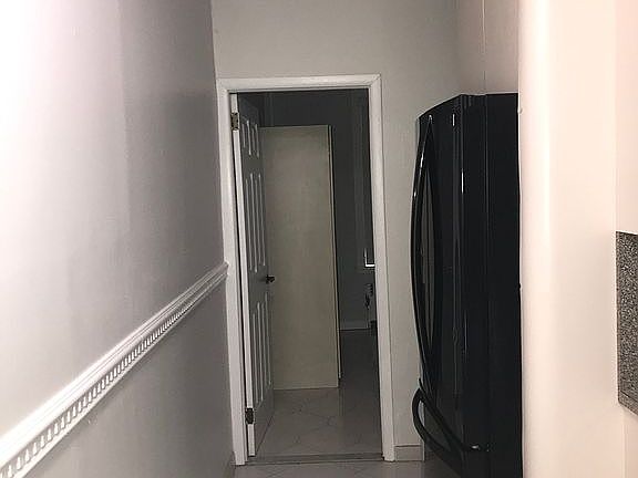 Walkway to Master Bedroom 