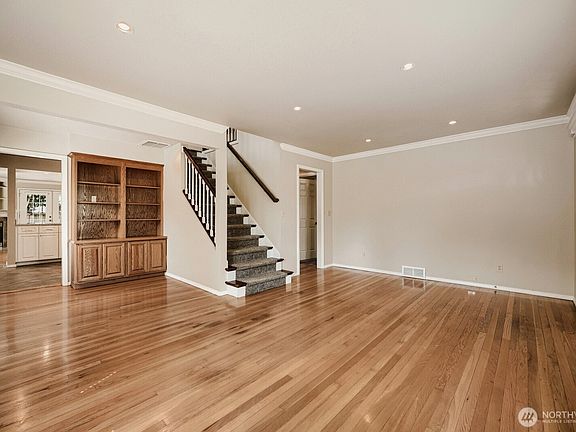 5th image of 218 Summit Avenue