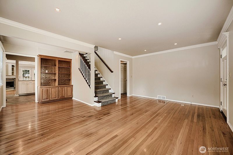 5th image of 218 Summit Avenue