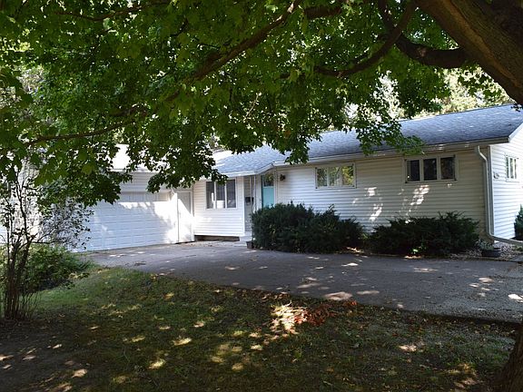 2nd image of 706 N 10th St