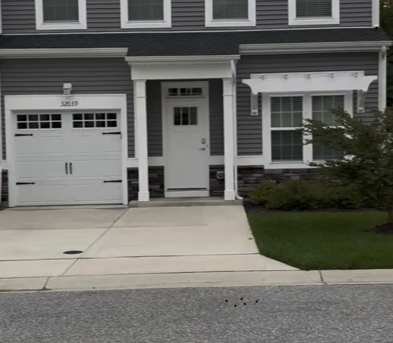 4 bed, 3.5 bath, 2300 sqft, $2,500 — Photo 3