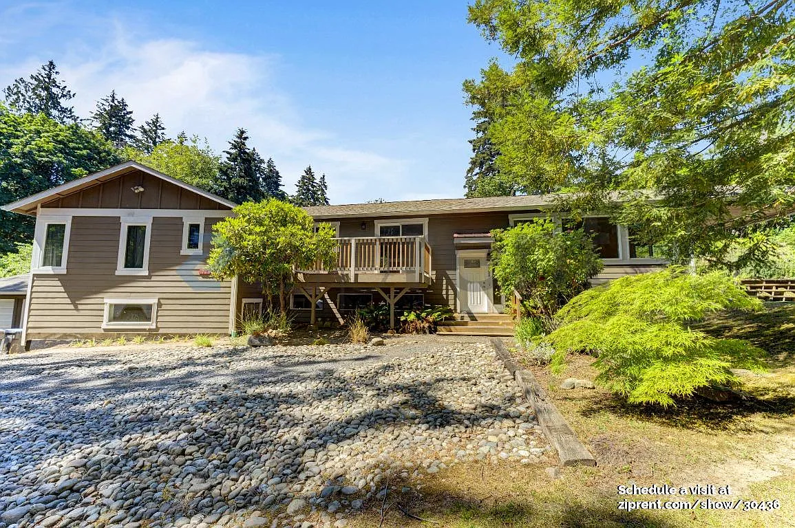 3 bed, 2.5 bath, 2616 sqft, $2,800 — Photo 2