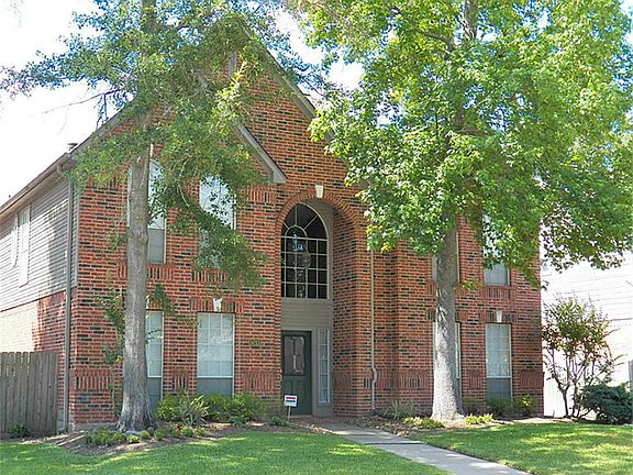 This lovely home has been well maintained and has many updates/amenities!