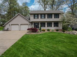 5890 Sharon Dr, Youngstown, OH