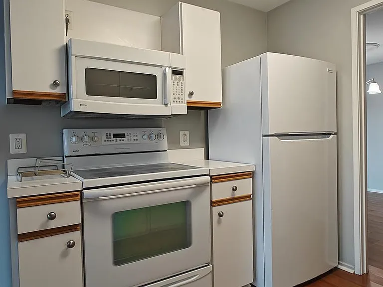 561 Florida Ave #104 — Photo 10