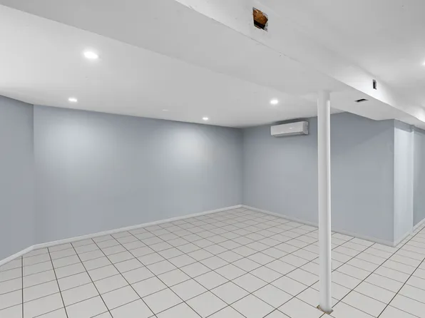 1323 Sutter Avenue image 34 of 50