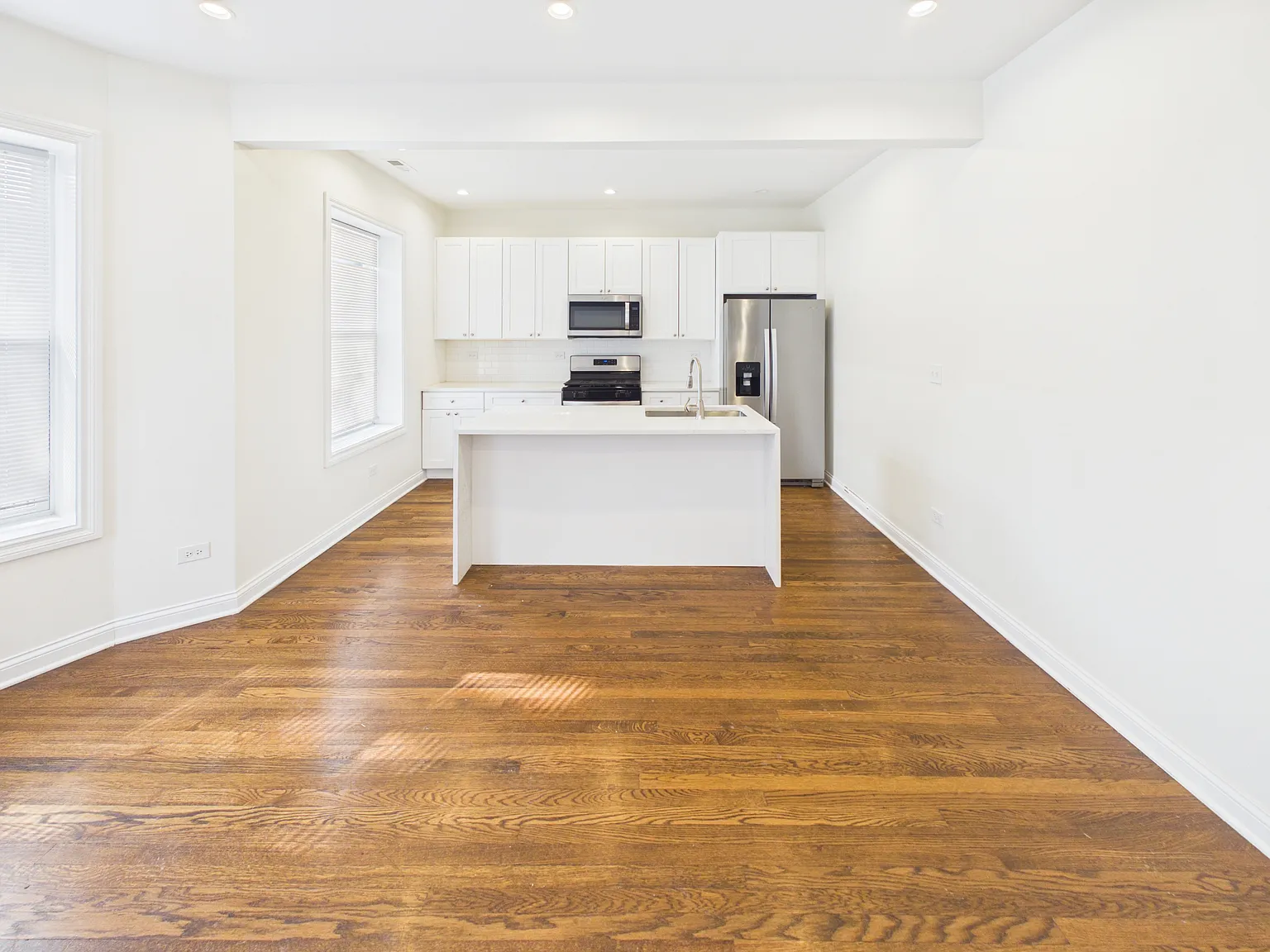 3 bed, 1250 sqft, $2,095 — Photo 3
