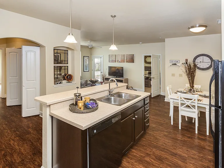 Trail Ridge at Woodland Park Apartments — Photo 4