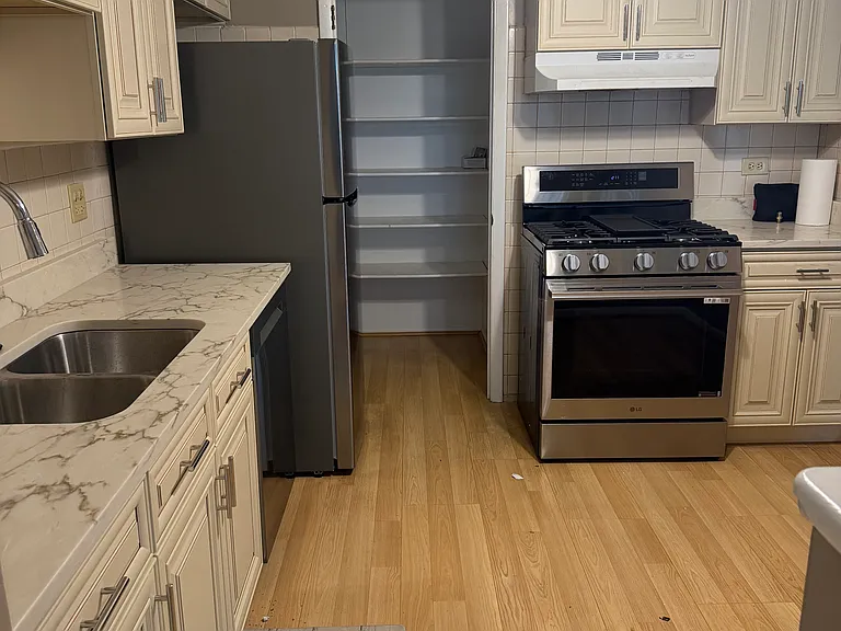 314 Silverwood Ct #B1 — Photo 3
