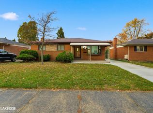 8385 Helen St, Center Line, MI 48015