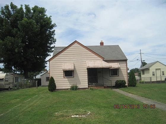 2nd image of 3212 Emporia St