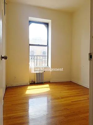 Rented by Lisa Management | media 36