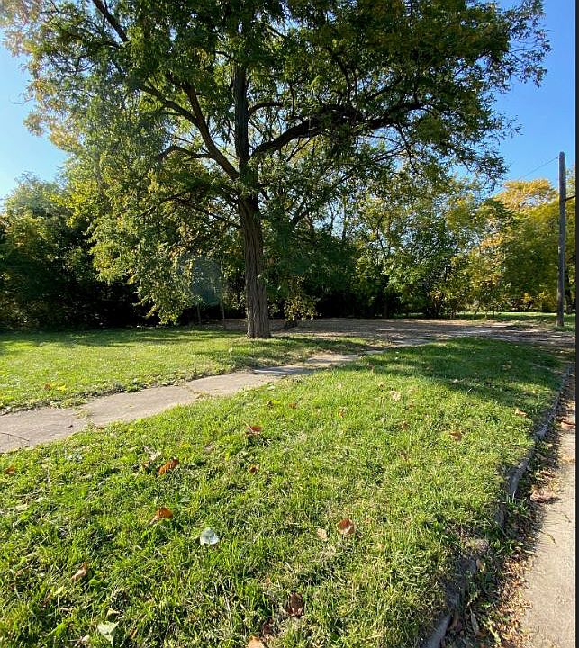 2nd image of 4073 31st St