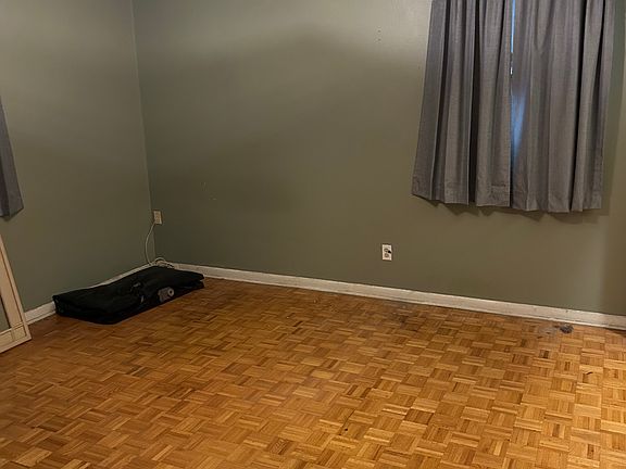 Bedroom 1: 14'x16'
