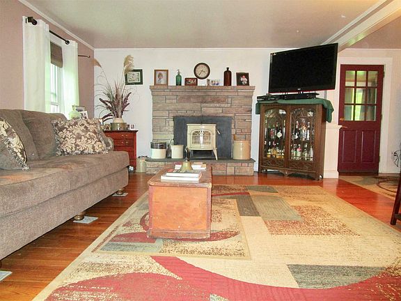 2nd image of 3 Gardina Ln