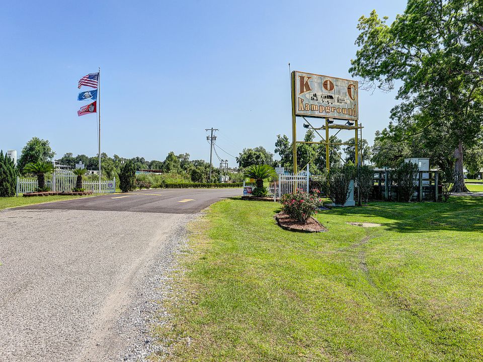 1st image of 3104 Curtis Ln