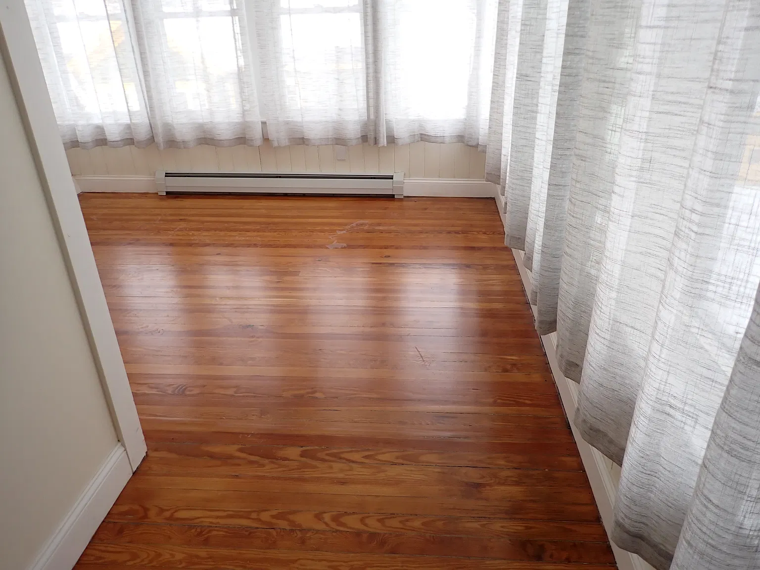 2 bed, 1150 sqft, $1,825 — Photo 2