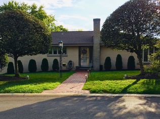 106 Banbury Ln, Pittsburgh, PA 15220