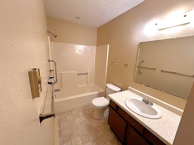 1380 Heritage Dr #13 — Photo 11