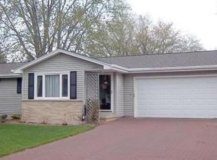 2445 Peshtigo St, Green Bay, WI 54313