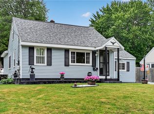 151 Maple Manor Dr, North Syracuse, NY 13212
