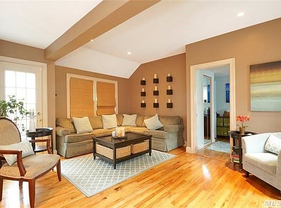 4th image of 552 Lakeview Ave