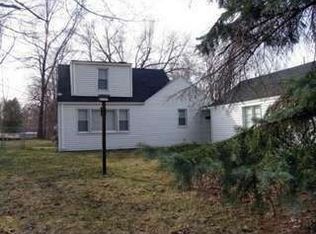 2985 Tuxedo Blvd, Waterford, MI 48329