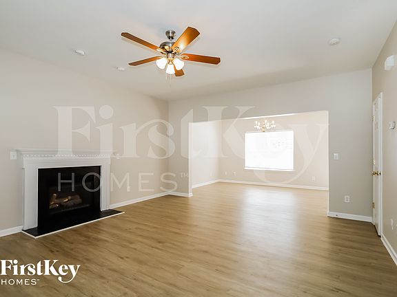 4th image of 2020 Pheasant Glen Rd