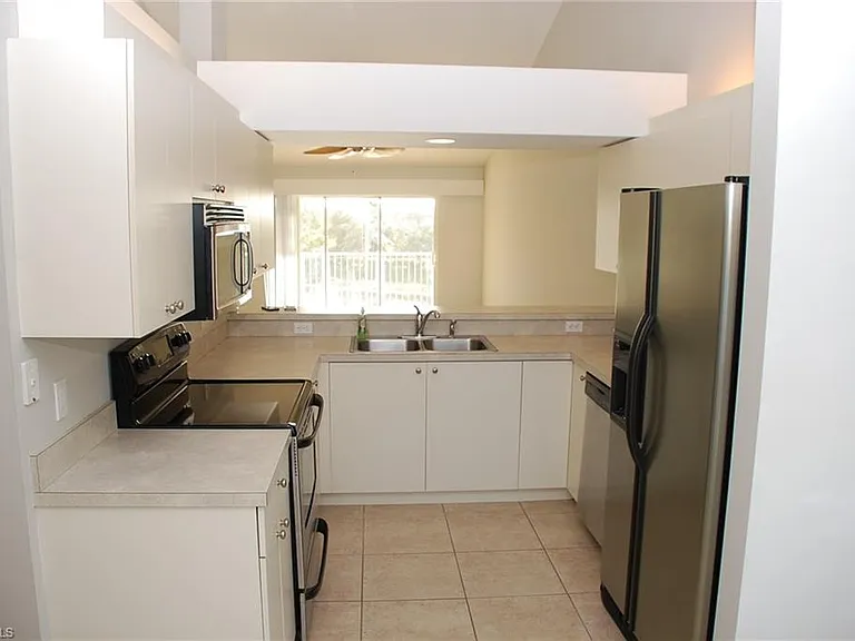 416 Valerie Way #203 — Photo 5