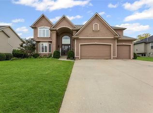 2413 SW Kenwill Dr, Lees Summit, MO 64082