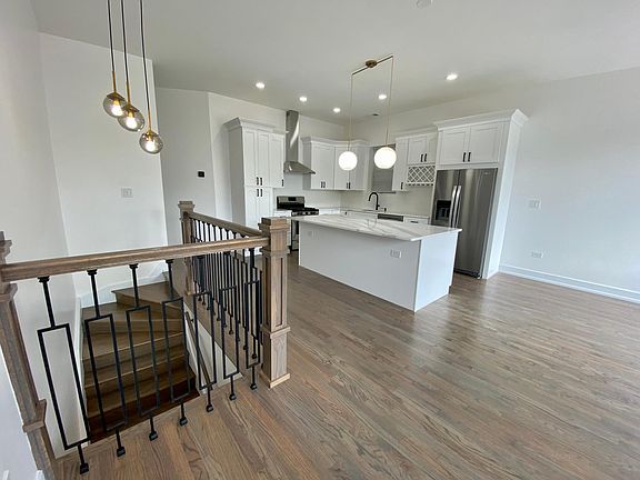 2nd image of 1650 W North Ave #2