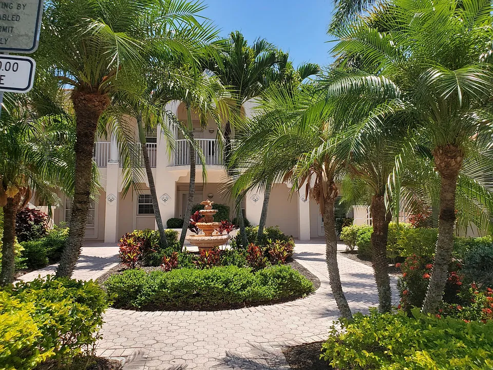 4240 Central Sarasota Pkwy #624