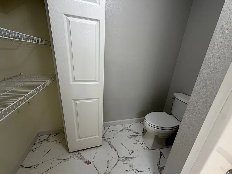 135 Lyle Curtis Cir — Photo 17