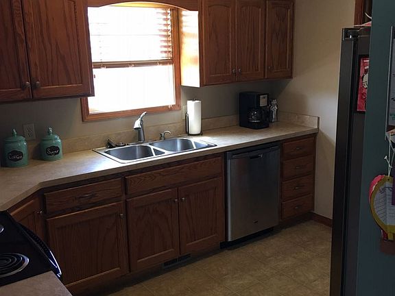 5th image of 2205 SE Crestwater Dr