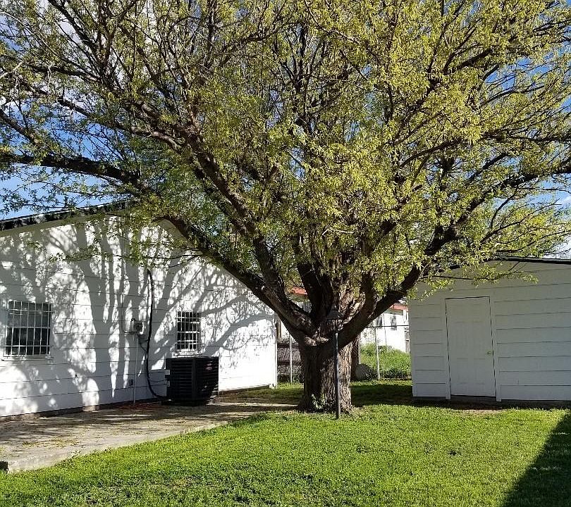 2nd image of 2905 Walnut St