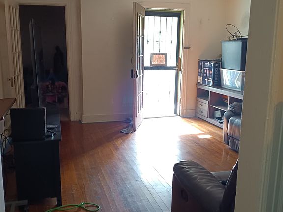 3rd image of 1290 Dunnavant St