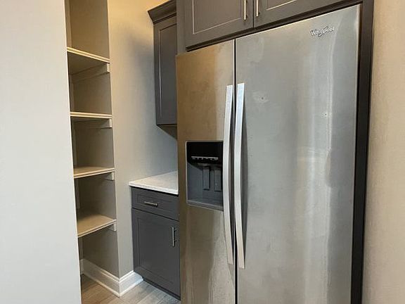 3rd image of 2109 W Eastwood Ave #1F