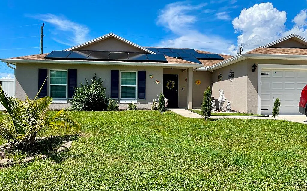 4 bed, 2.0 bath, 1915 sqft, $3,400 — Photo 2